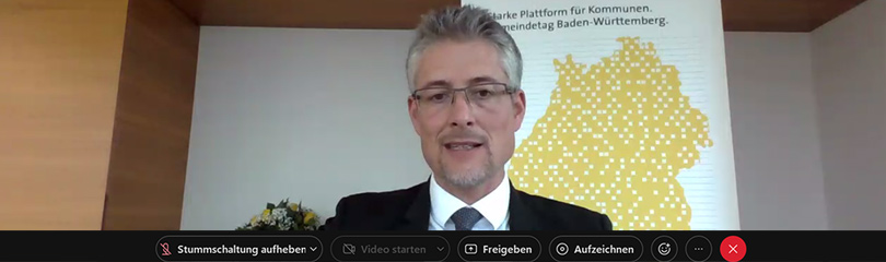 Screenshot zeigt Herrn Präsident Steffen Jäger bei der Videokonferenz. 